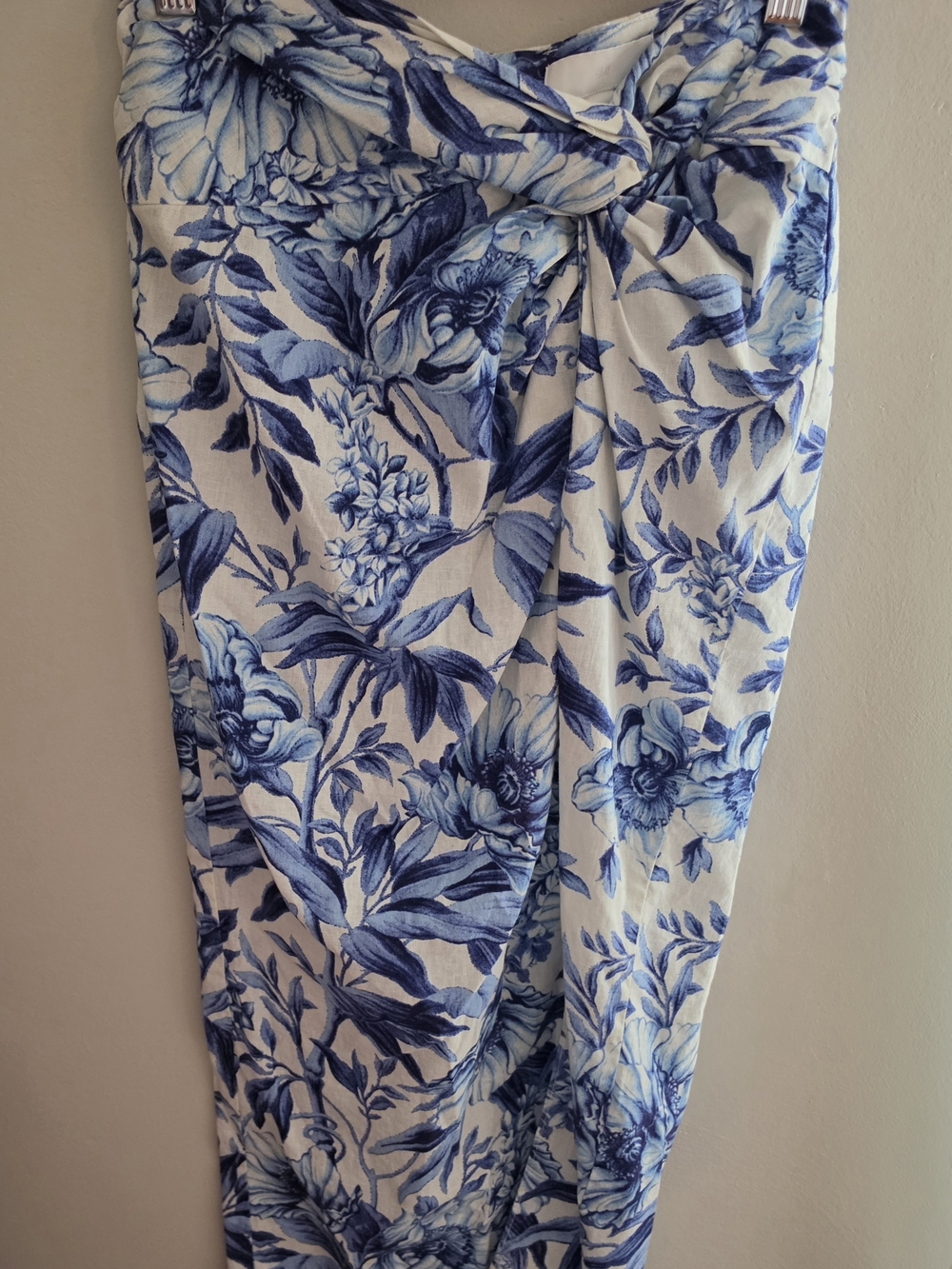 H&M White and Blue Floral Wrap Skort